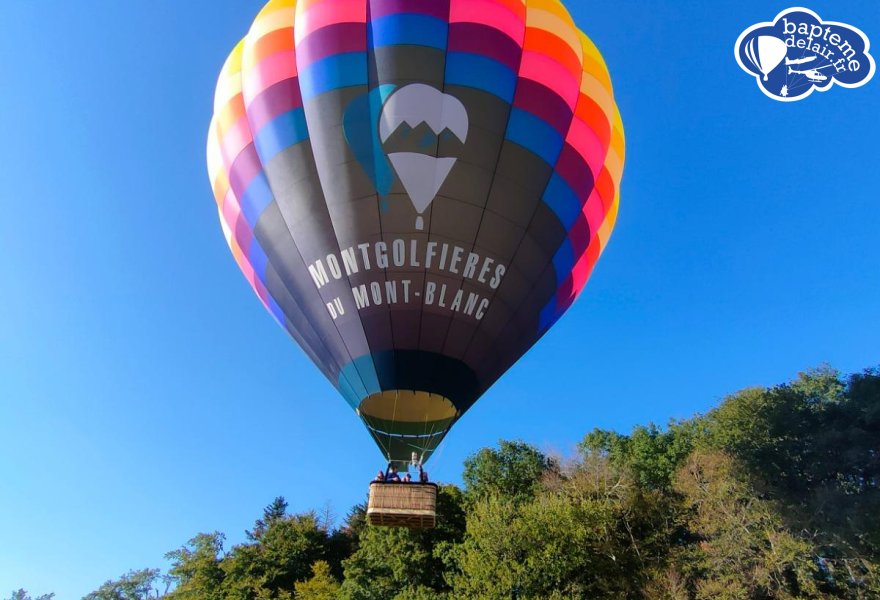 Baptême en Montgolfière au-dessus du Lac d'Annecy ! - Activ'Annecy